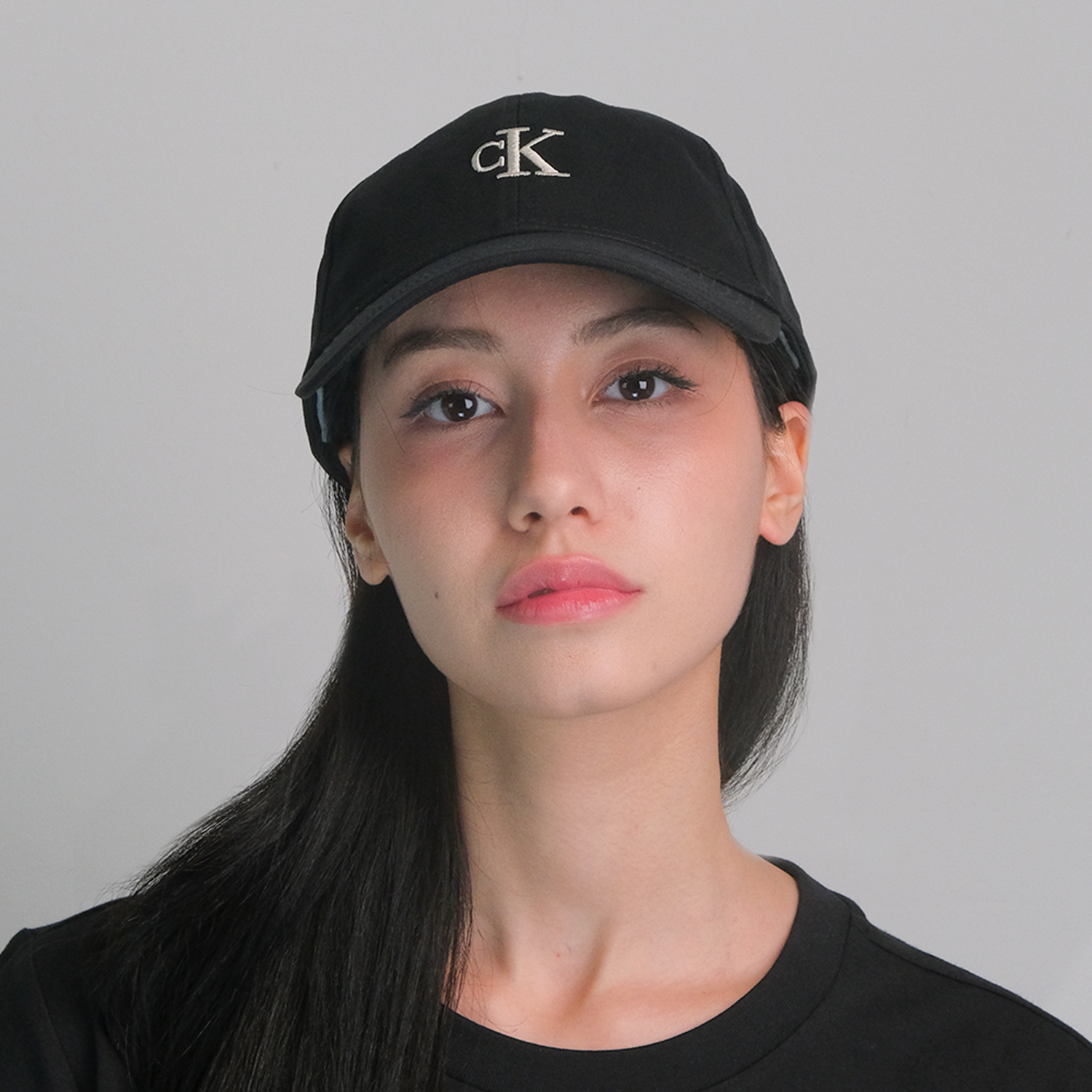 캘빈클라인 CK 자수 로고 볼캡 블랙 - 상세 이미지 2