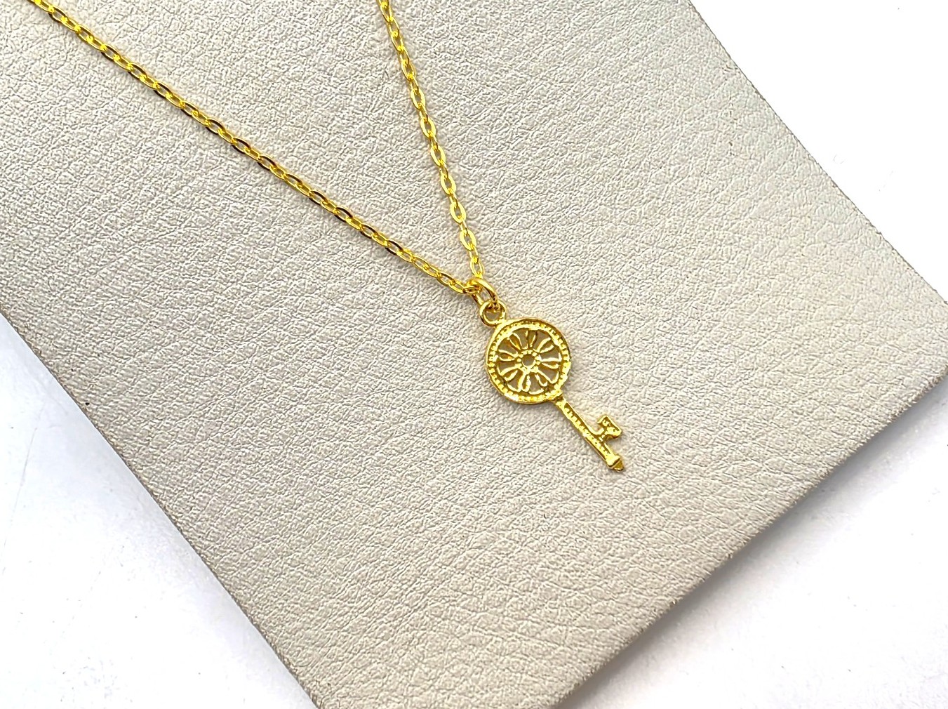 24K 순금 3.75g(1) 휠 패턴 열쇠 목걸이(18K 연결고리 장식) - 상품 이미지