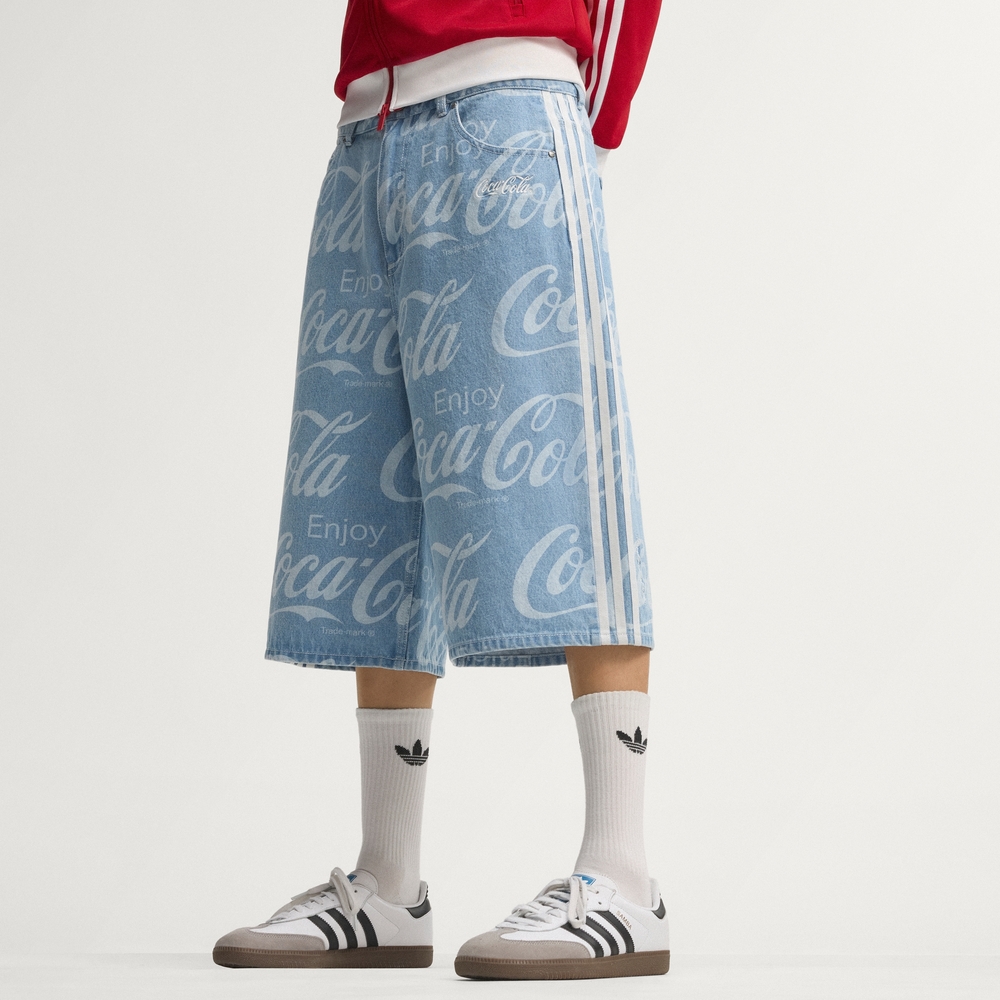 [아디다스 공식] ADIDAS X COCA-COLA 클래식 스포츠 데님 쇼츠 KY2112 - 상품 이미지