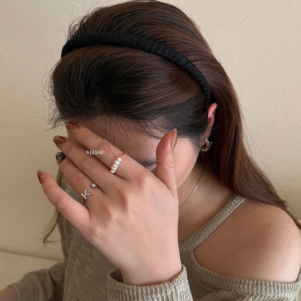 심플 블랙 패브릭 빗살 헤어밴드 무지 단색 흘러내리지않는 머리띠 - 상세 이미지 2