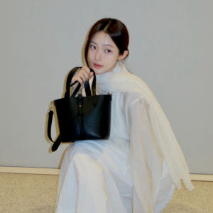 [찰스앤키스] 베릴 리사이클 레더 더블 핸들 벨트 버킷백 4colors ... 솔직 후기 | 실사용자 리뷰 분석 - 상품 이미지 2
