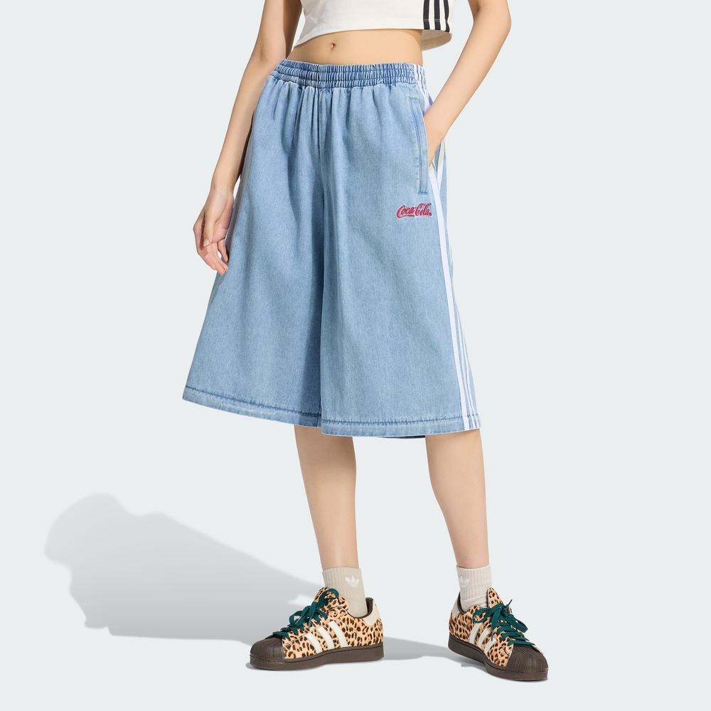 [아디다스 공식] ADIDAS X COCA-COLA 아딜레늄 파이어버드 데님 트랙 팬츠 KY7557 - 상세 이미지 2