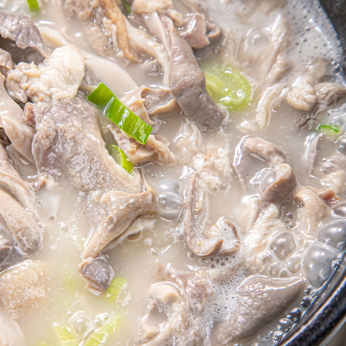 잡내없는 진한 돼지국밥 500g 2+1팩 - 상세 이미지 2