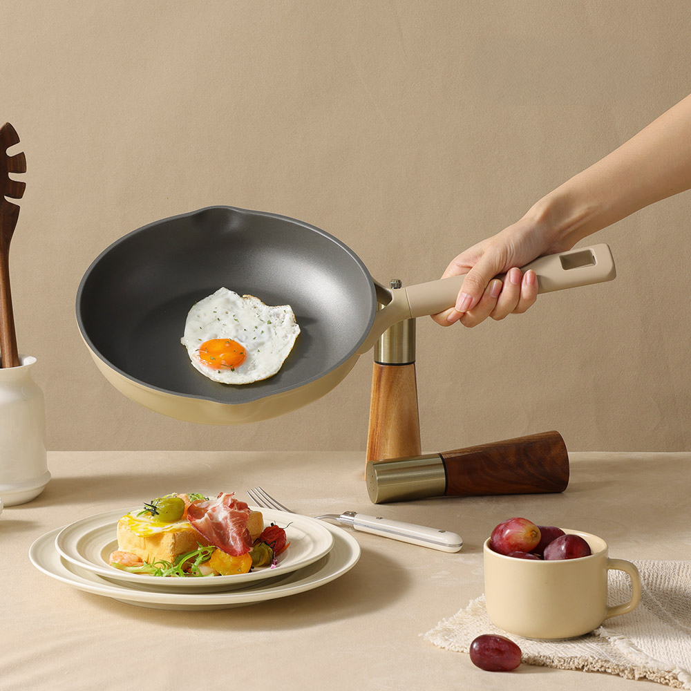 까로떼 코지프로 통5중 티타늄코팅 인덕션 24cm, 프라이팬 - 상품 이미지