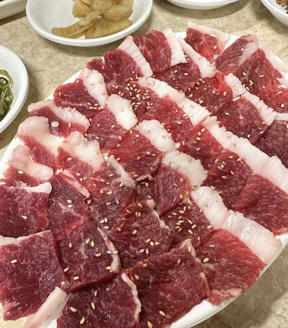 투쁠 한우 차돌 육사시미 / 150g 250g / 신선냉장 /간단한 소주안주 - 상품 이미지