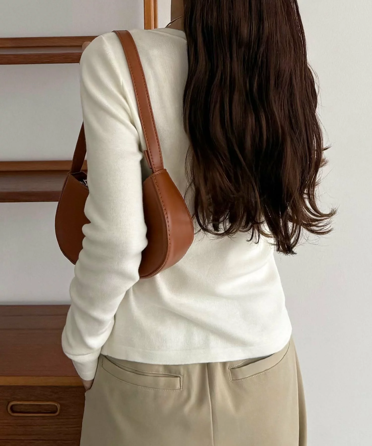 JUNOAH 칼라우티아 여성 셔링 브이넥 페이크 레이어드 가디건 슬림핏 골지 봄 가을 - 상세 이미지 2