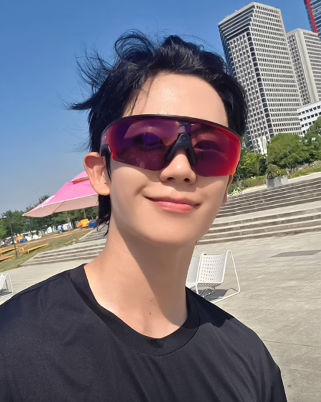 [N도착보장]오클리 메타 뱅가드 메타 AI 스포츠 러닝 선글라스 META VANGUARD 공식판매처(OW8001-01)(네이버 풀필먼트) - 상세 이미지 4