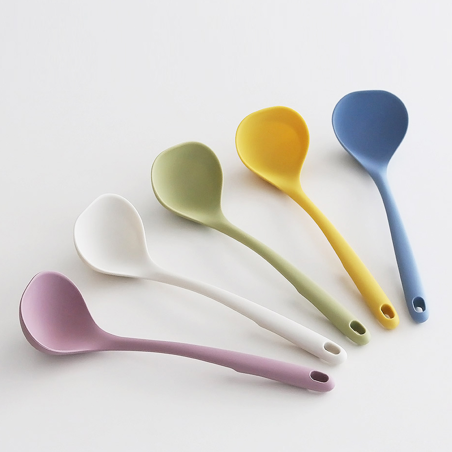 국산 플래티늄 실리콘 국자 대형 키친툴 조리도구 28cm - 상품 이미지