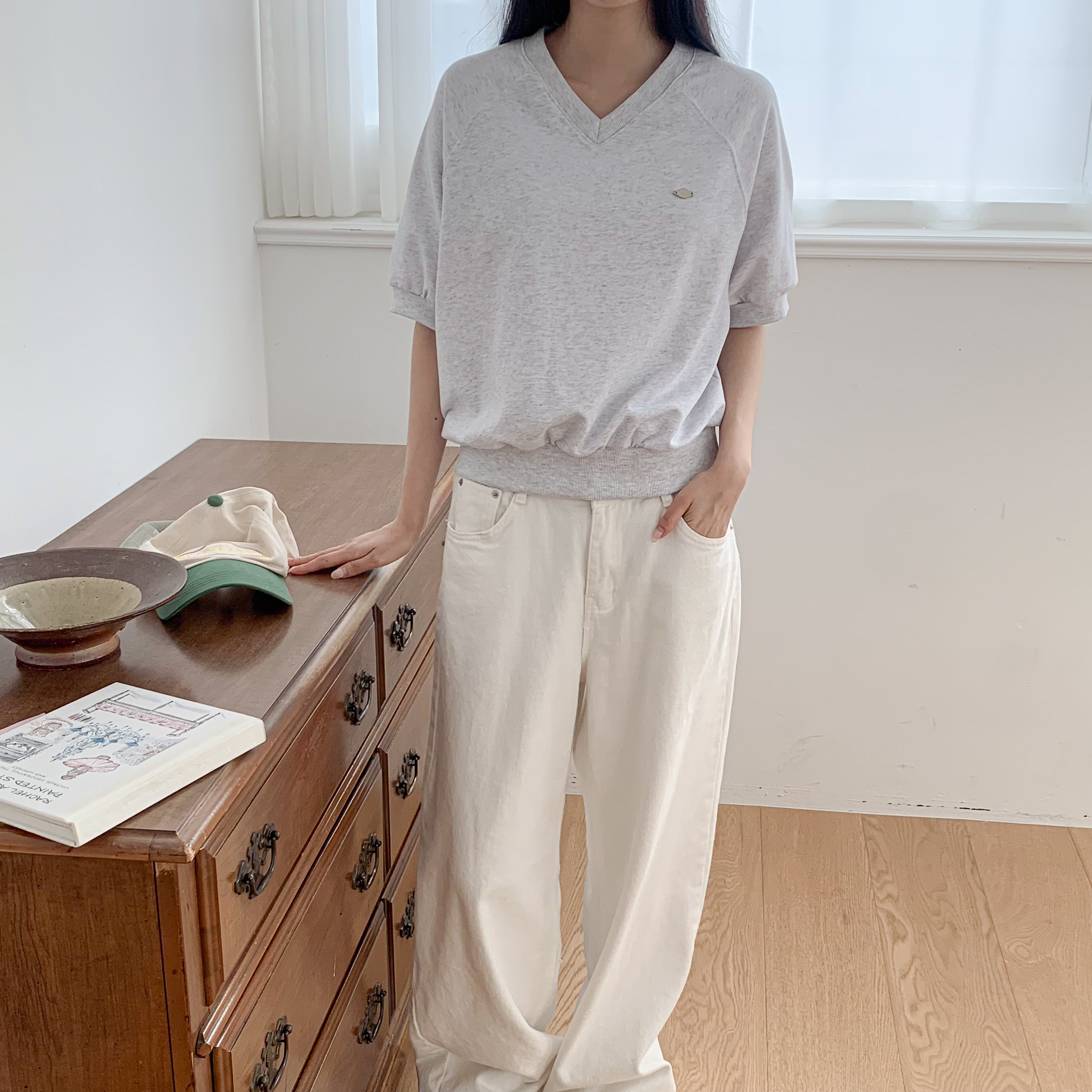 여성 나그랑 브이넥 반팔 맨투맨 오버핏 반팔 여름 데일리룩 출근룩 밴딩 세미 크롭 티 이미지 6