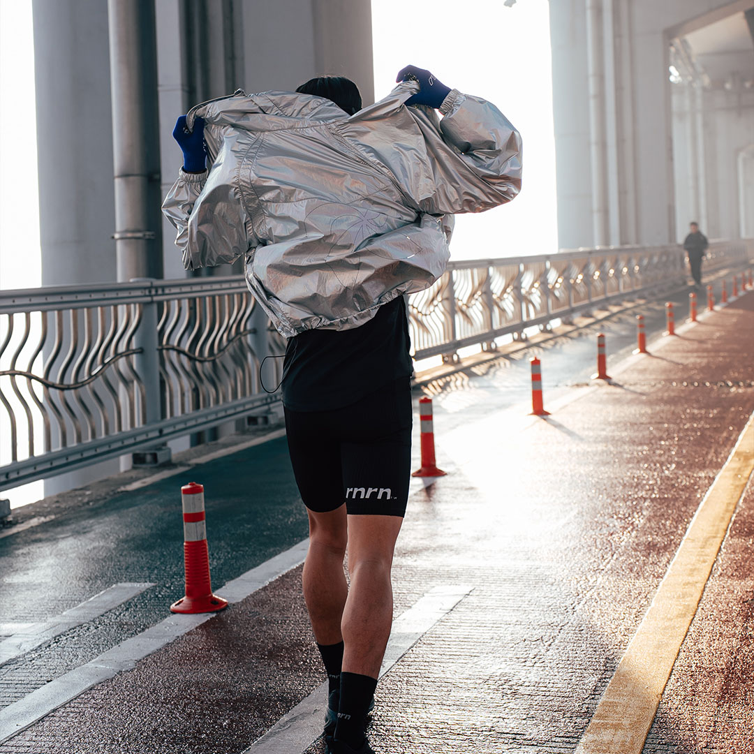 rnrn 러닝 바람막이 초경량 윈드브레이커 자켓 후드 집업 오로라실버 이미지 7