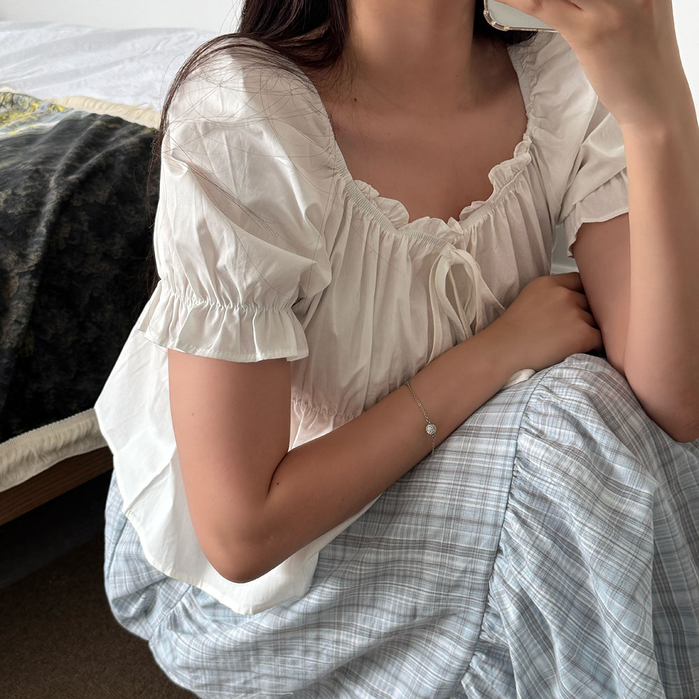 스퀘어넥블라우스 오프숄더 프릴 셔링 퍼프 리본 블라우스 - 상세 이미지 3