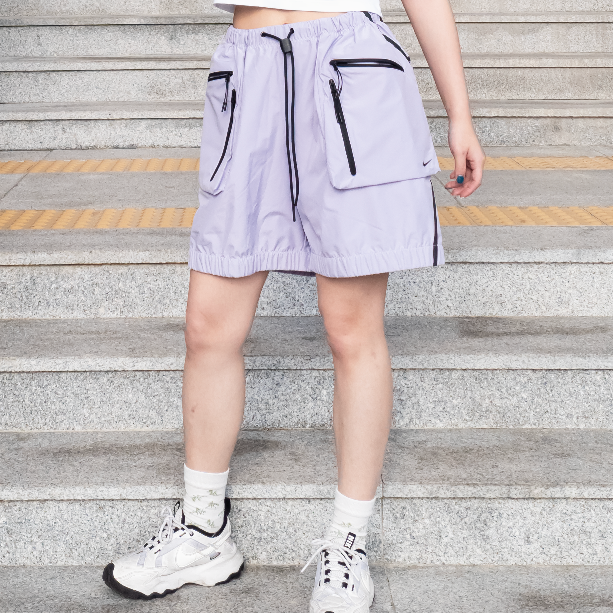 나이키 여성 와이드 반바지 테크 우븐 카고 쇼츠 비치웨어 라벤더, L - 상세 이미지 3