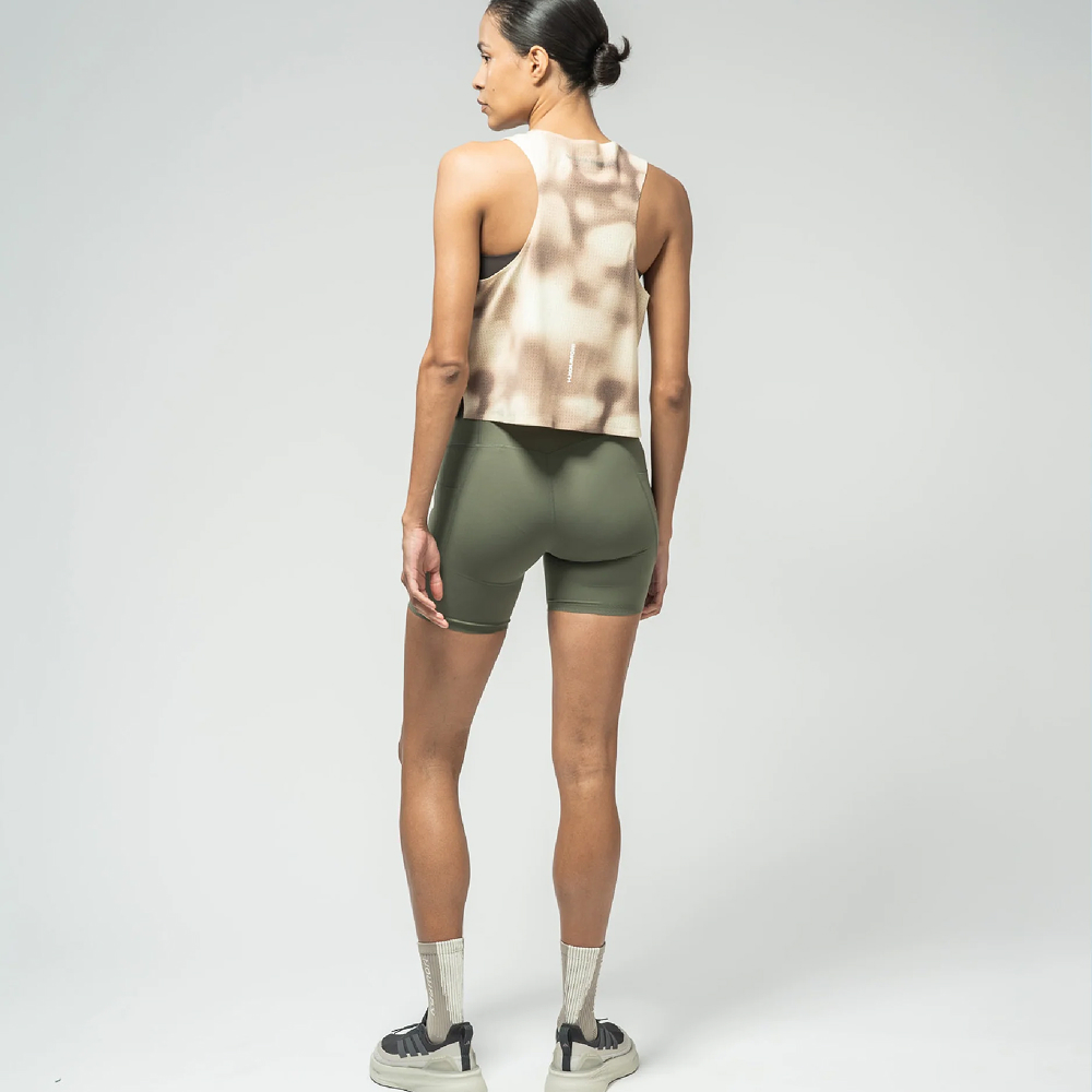 H.쿠모리 W - Cropped Training Singlet - Sand stone, 여성 러닝 싱글렛 - 상세 이미지 2