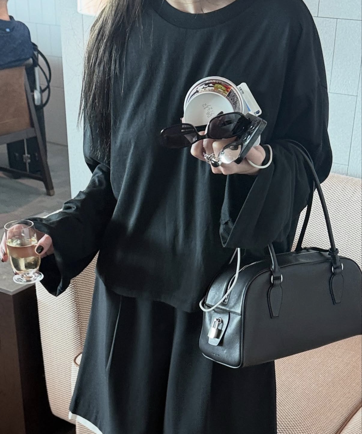 아웃핏 로비 티셔츠 루즈핏 여름 긴팔티 휴가룩 이미지 7