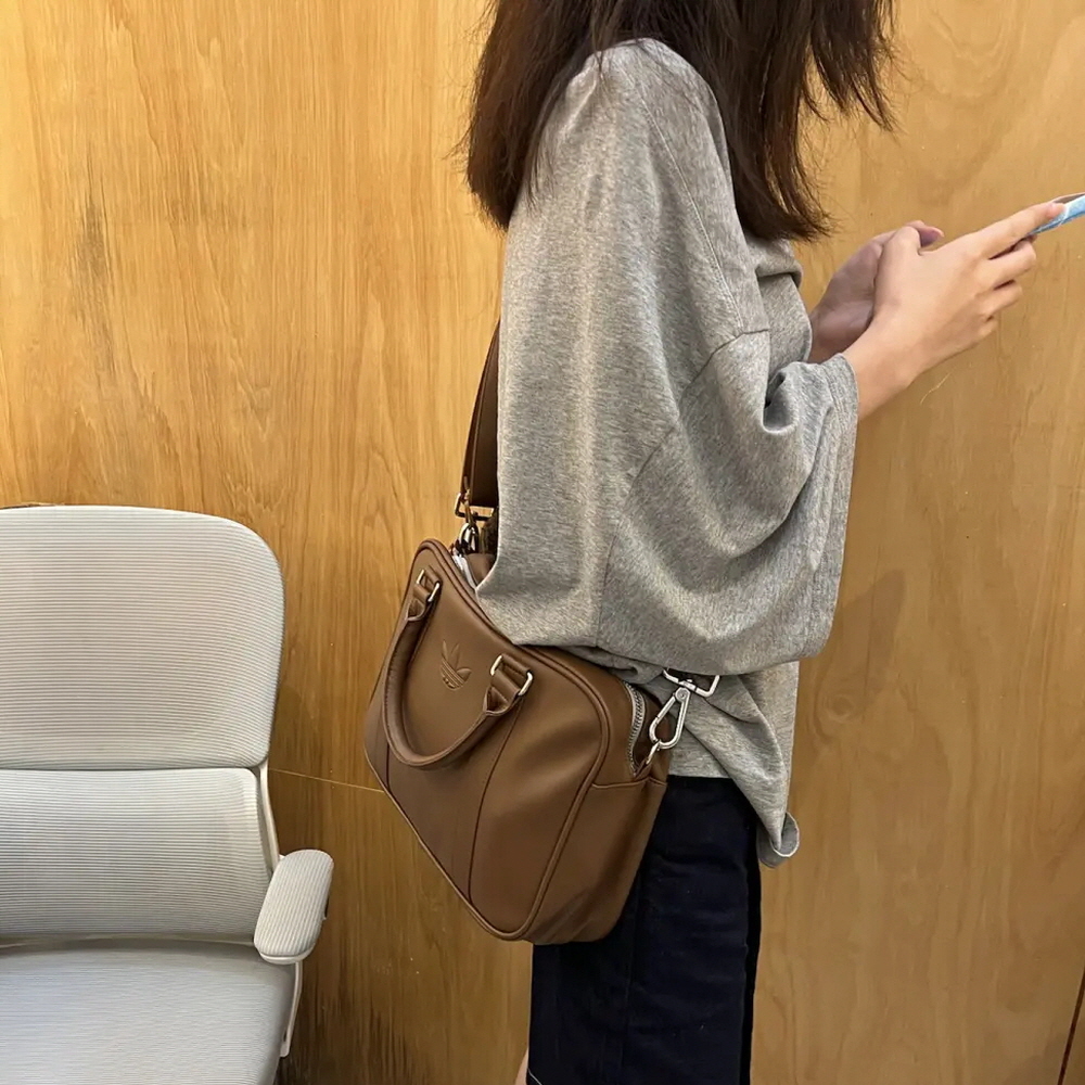 아디다스 PU 우먼즈 레더 서류 가방 토트백 브라운 JD5536 KC0371 이미지 8