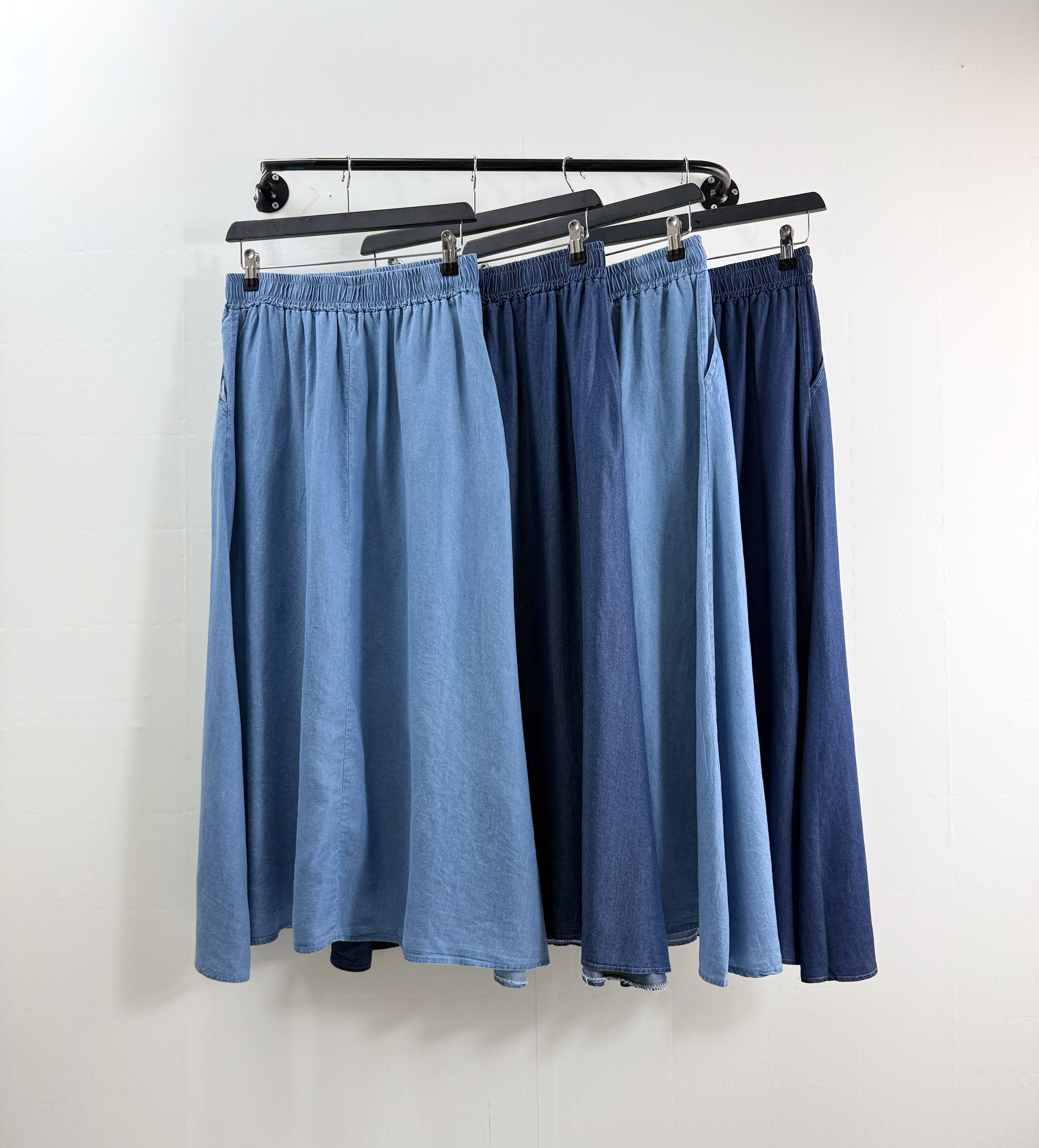보들후들 아이스 텐셀 데님 밴딩 플레어 맥시 롱스커트 청치마 - 상세 이미지 4