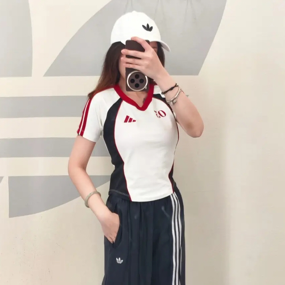 아디다스 우먼스 티로 캐주얼 스포츠 크롭 반팔 티셔츠 화이트 KZ2387 - 상세 이미지 3