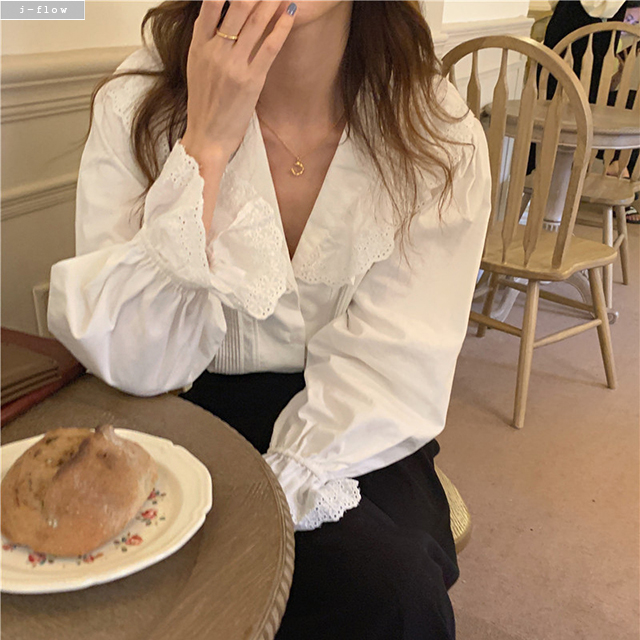 제이든 자수 빅카라 핀턱주름 블라우스 1col 봄 가을 레이스 펀칭 루즈핏 제이플로우 - 상세 이미지 4