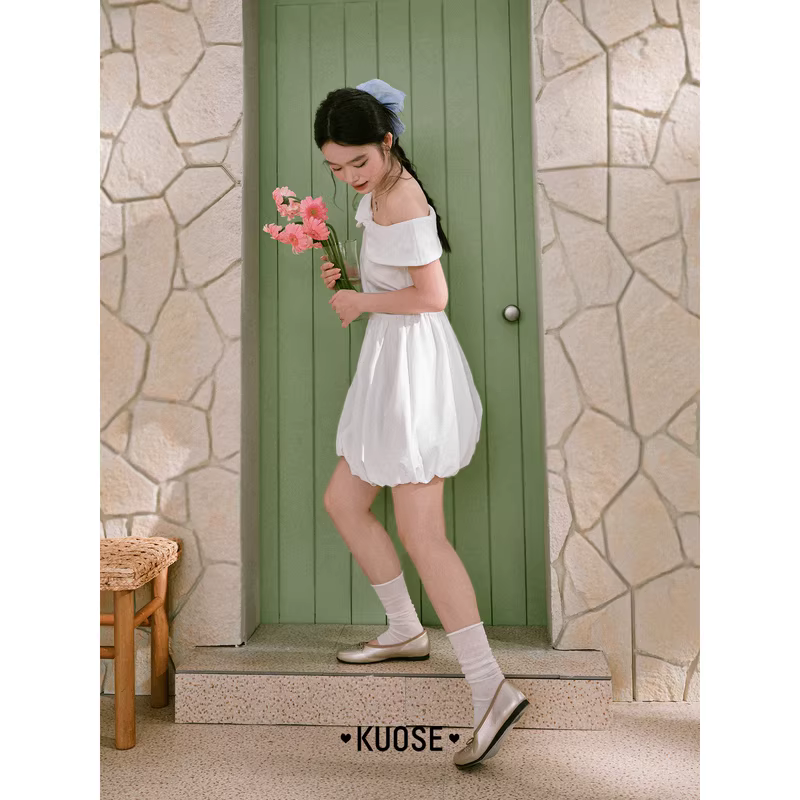 KUOSE 쿠오세 화이트 오프숄더 코튼 원피스 - 상세 이미지 5
