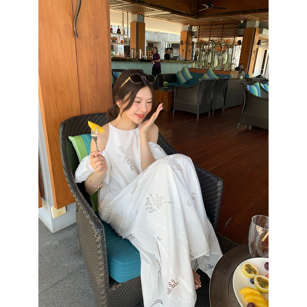 오프숄더 보트넥 롱원피스 벌룬반팔소매 꽃모양펀칭 A라인 순면 여름 휴양지 화이트 - 상세 이미지 2