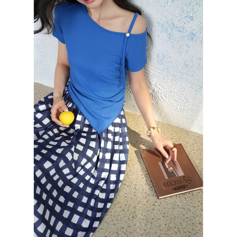 KUOSE 쿠오세 여름 블루 비대칭 슬래시넥 반소매 티셔츠 이미지 6