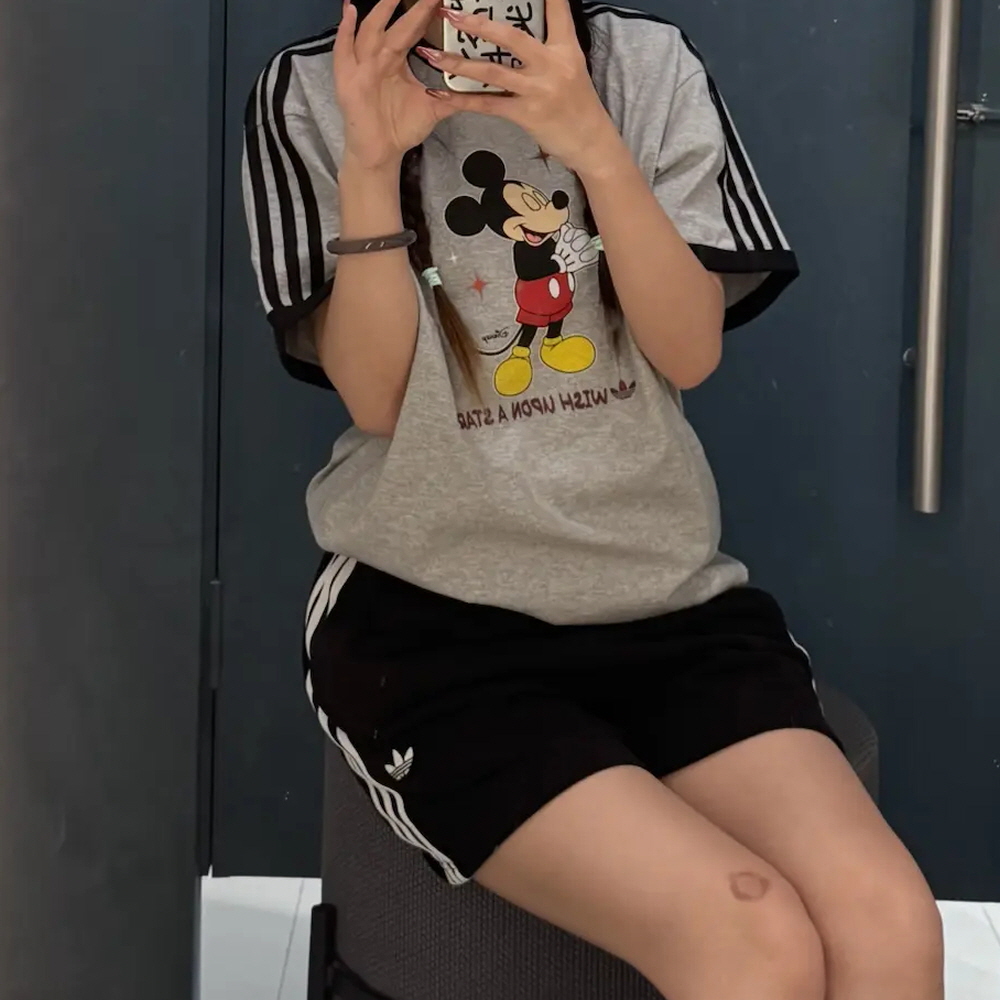 아디다스 오리지널 디즈니 미키마우스 반팔 티셔츠 그레이 KT7775 - 상세 이미지 5