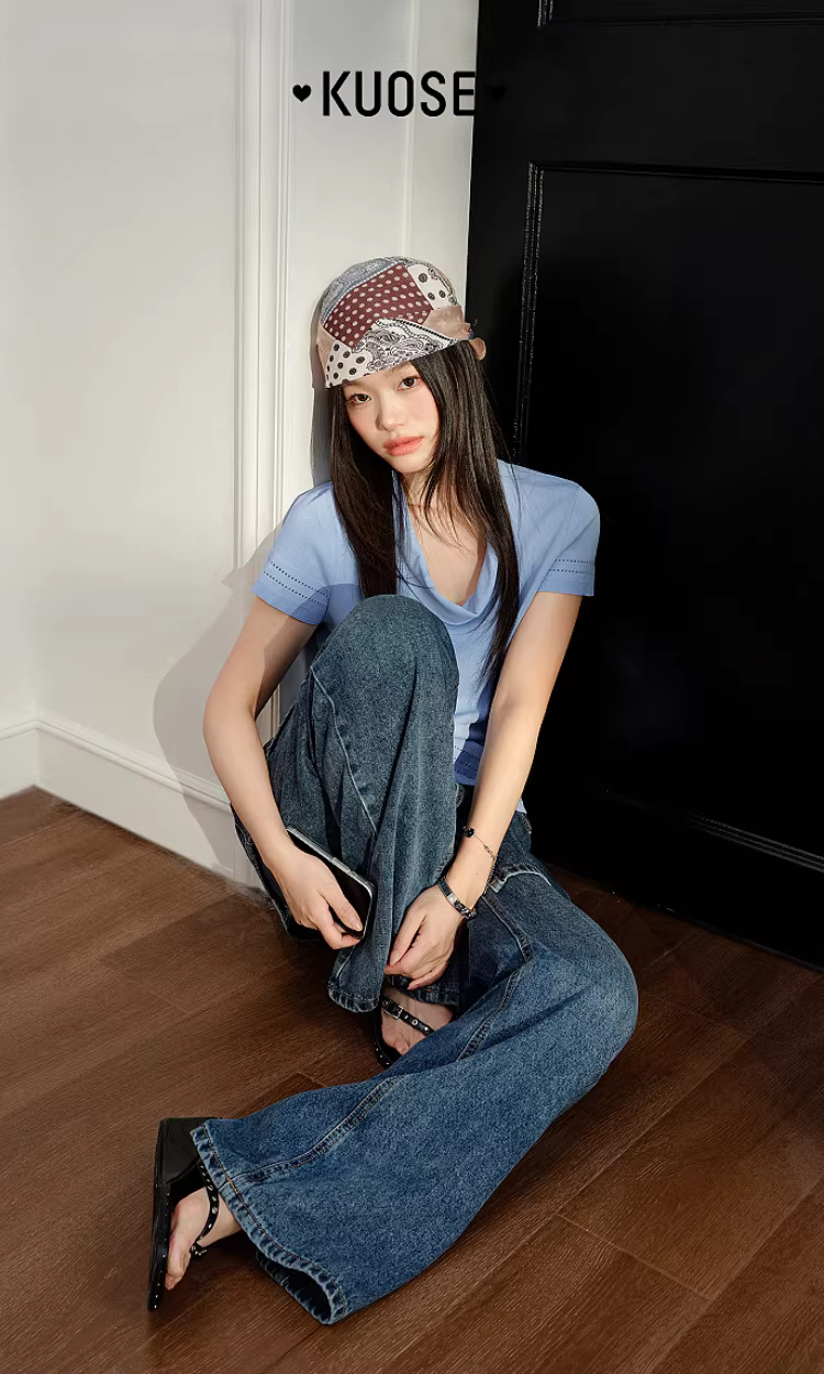 KUOSE 쿠오세 블루 펀칭 카울넥 반팔 니트 티셔츠 - 상품 이미지