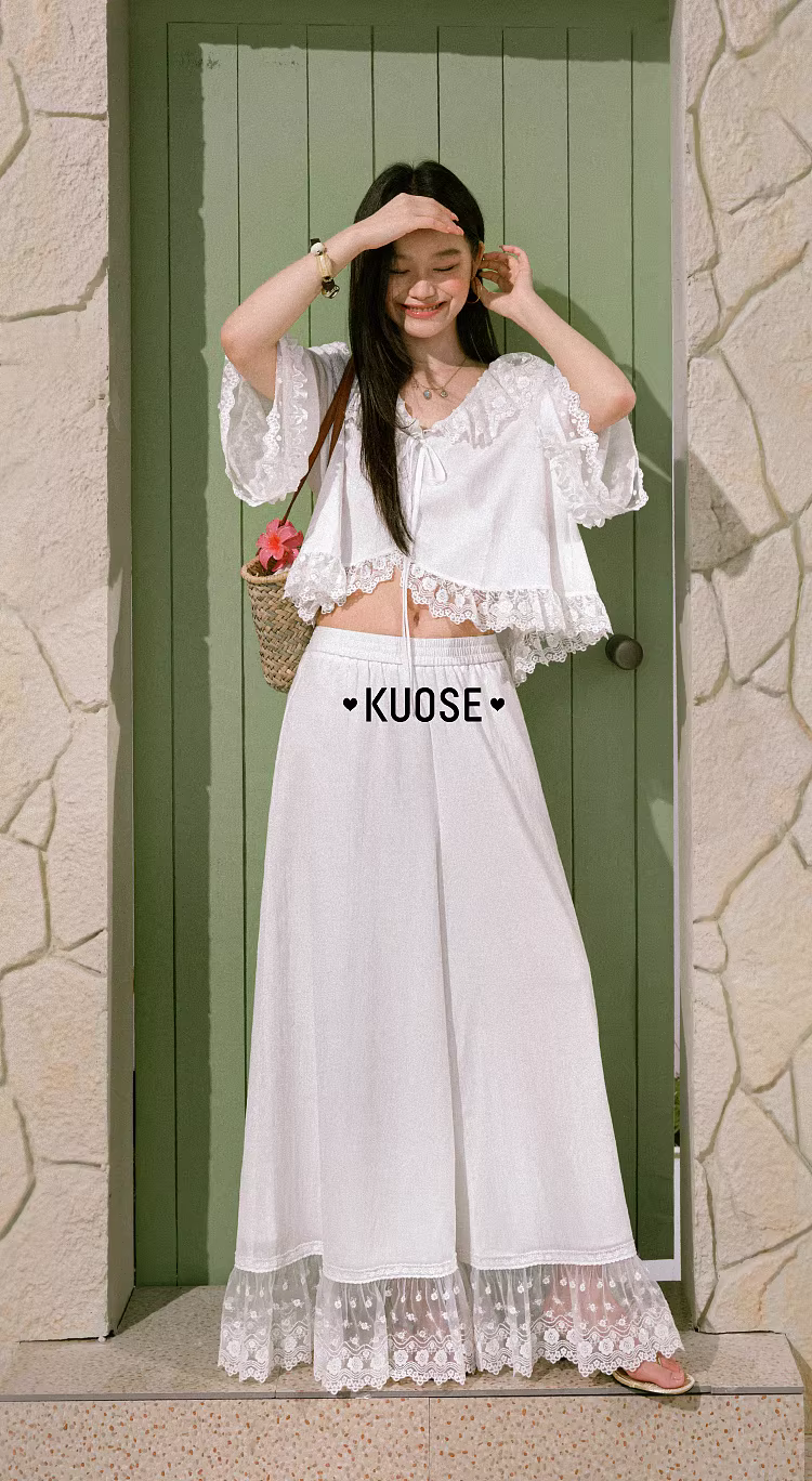 KUOSE 쿠오세 화이트 레이스 V넥 블라우스 팬츠 세트 - 상품 이미지