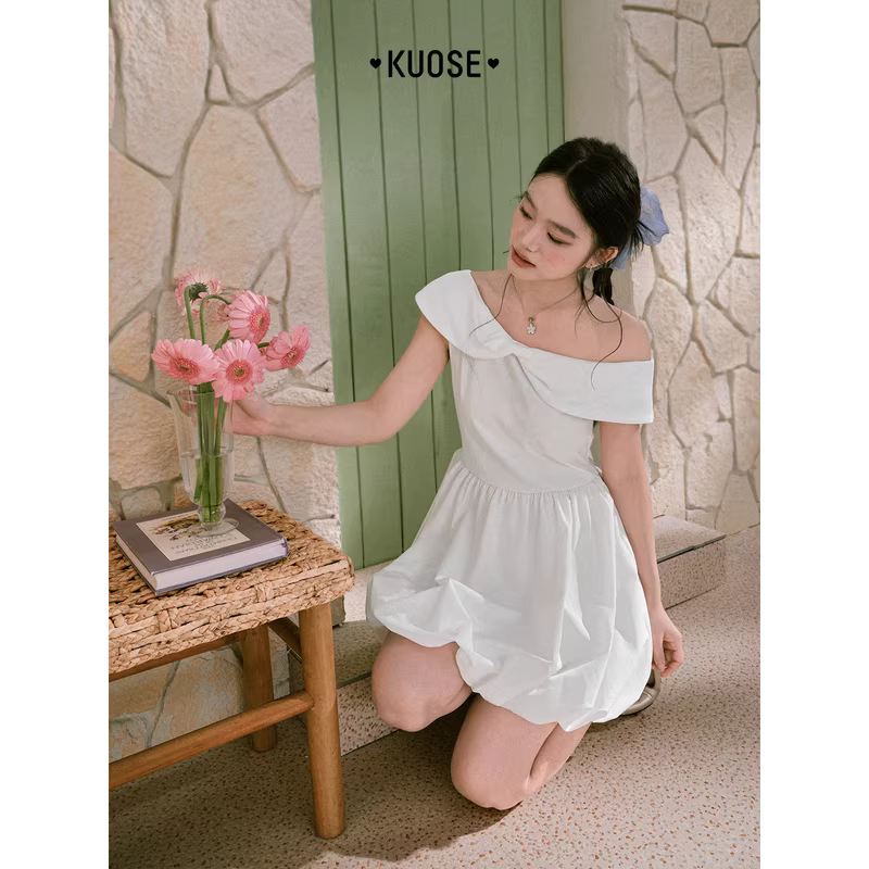 KUOSE 쿠오세 화이트 오프숄더 코튼 원피스 - 상세 이미지 3