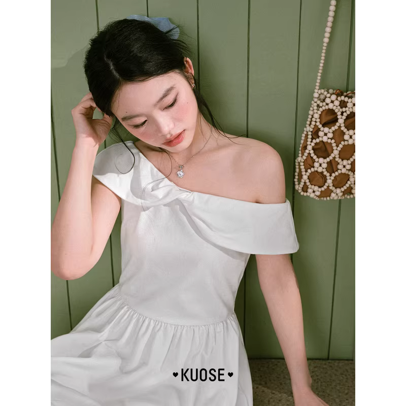 KUOSE 쿠오세 화이트 오프숄더 코튼 원피스 - 상세 이미지 4