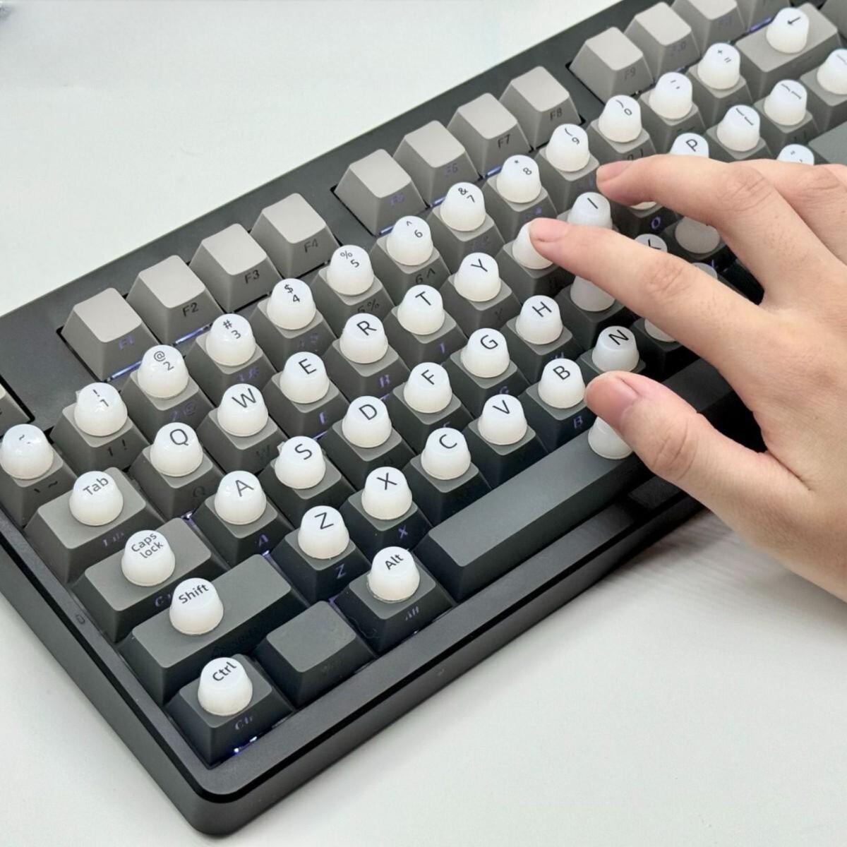 키보드 네일 스티커 기계식 데스크탑용 보호 실리콘키캡 반투명 인쇄 12x7.5mm 64개 - 상품 이미지