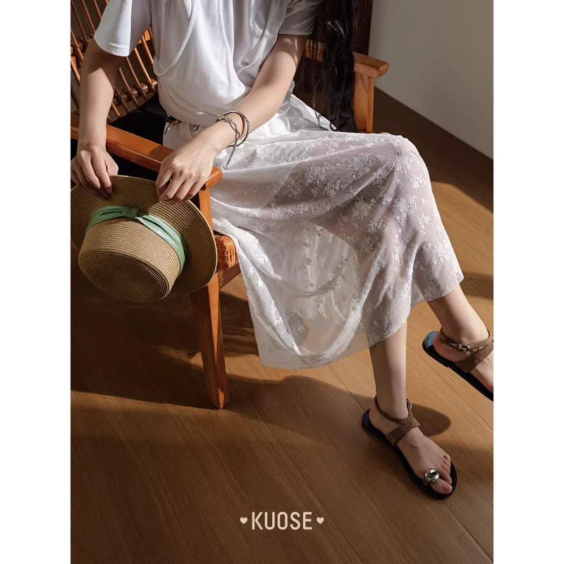KUOSE 쿠오세 화이트 프렌치 숄더 홀터넥 레이스 롱 원피스 - 상세 이미지 4