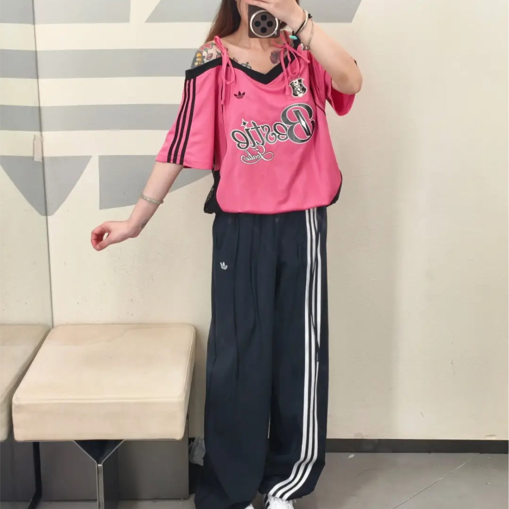 아디다스 우먼스 오프숄더 레이스 반팔 티셔츠 핑크 KU4757 이미지 6