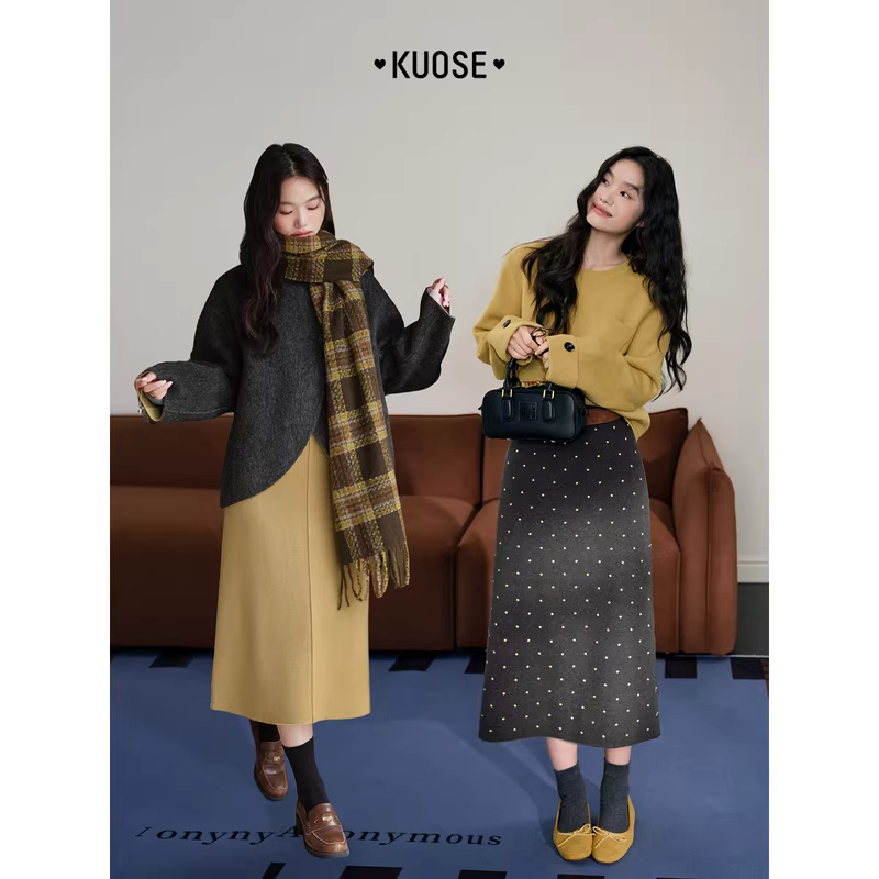 KUOSE 쿠오세 여성 옐로우 니트 스웨터 스커트 투피스 세트 - 상세 이미지 4