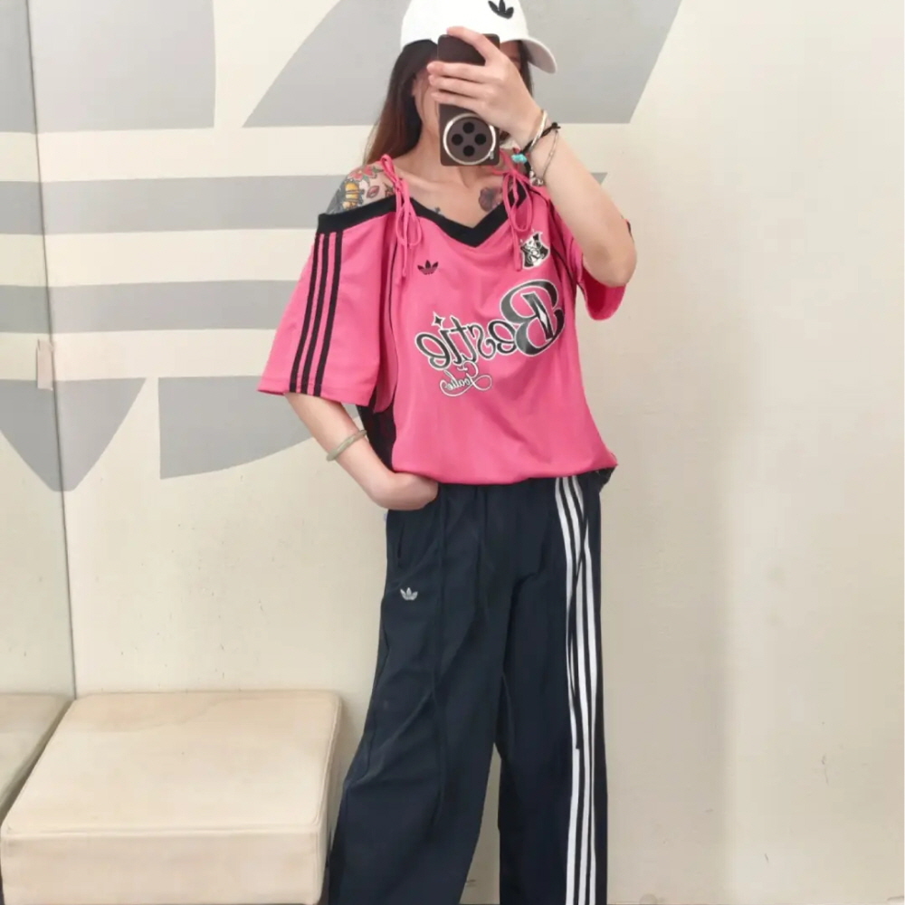 아디다스 우먼스 오프숄더 레이스 반팔 티셔츠 핑크 KU4757 - 상세 이미지 5