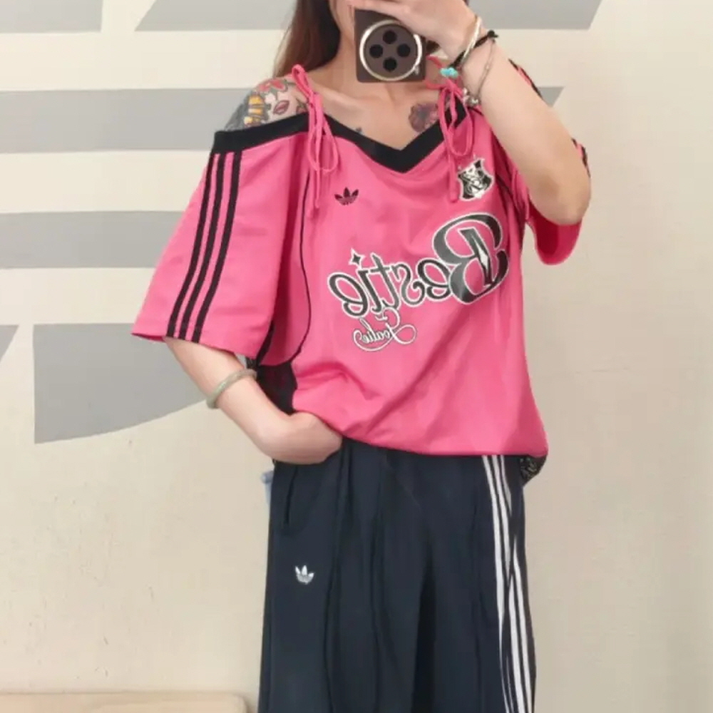 아디다스 우먼스 오프숄더 레이스 반팔 티셔츠 핑크 KU4757 - 상세 이미지 4
