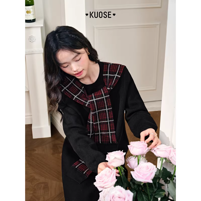 KUOSE 쿠오세 블랙 체크 배색 숄 디자인 니트 롱 원피스 - 상세 이미지 4