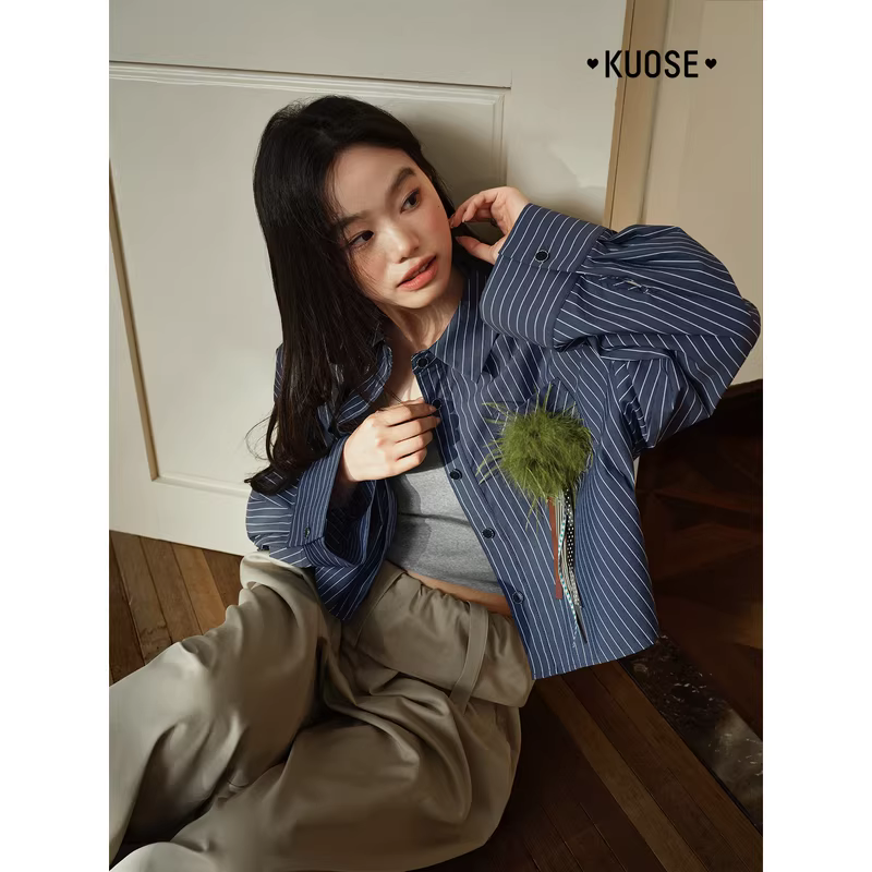 KUOSE 쿠오세 딥블루 루즈핏 스트라이프 크롭 긴팔 셔츠 재킷 - 상세 이미지 3