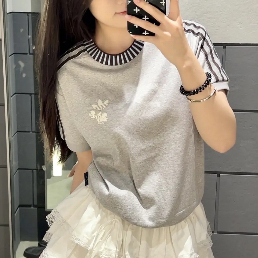 아디다스 X 디즈니 앨리스 체셔캣 그래픽 티셔츠 그레이 KY8316 - 상세 이미지 3