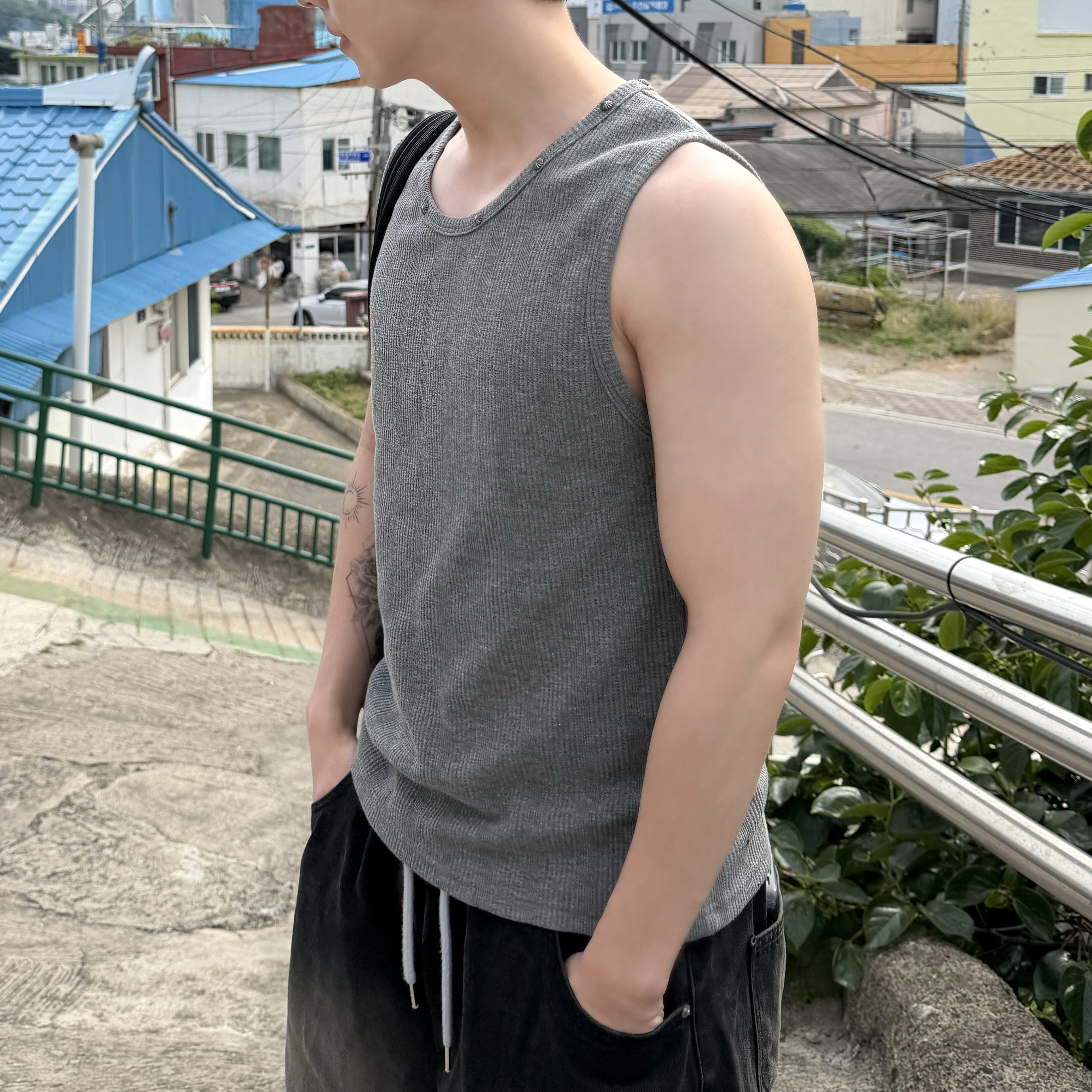 빈티지 스터드 와플 나시 민소매 티셔츠 여름코디 여행룩 남자코디 - 상세 이미지 2