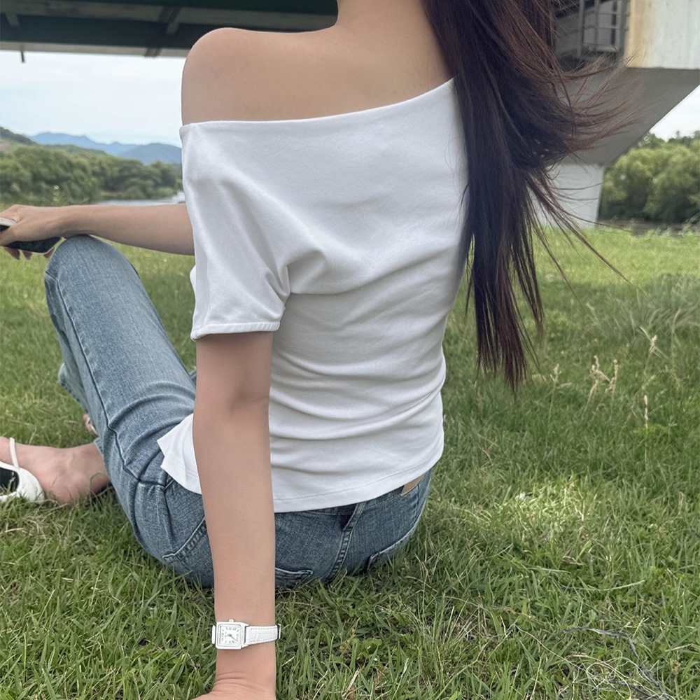 오프숄더 사이드 핀턱 여름 언발 티셔츠 - 상세 이미지 3