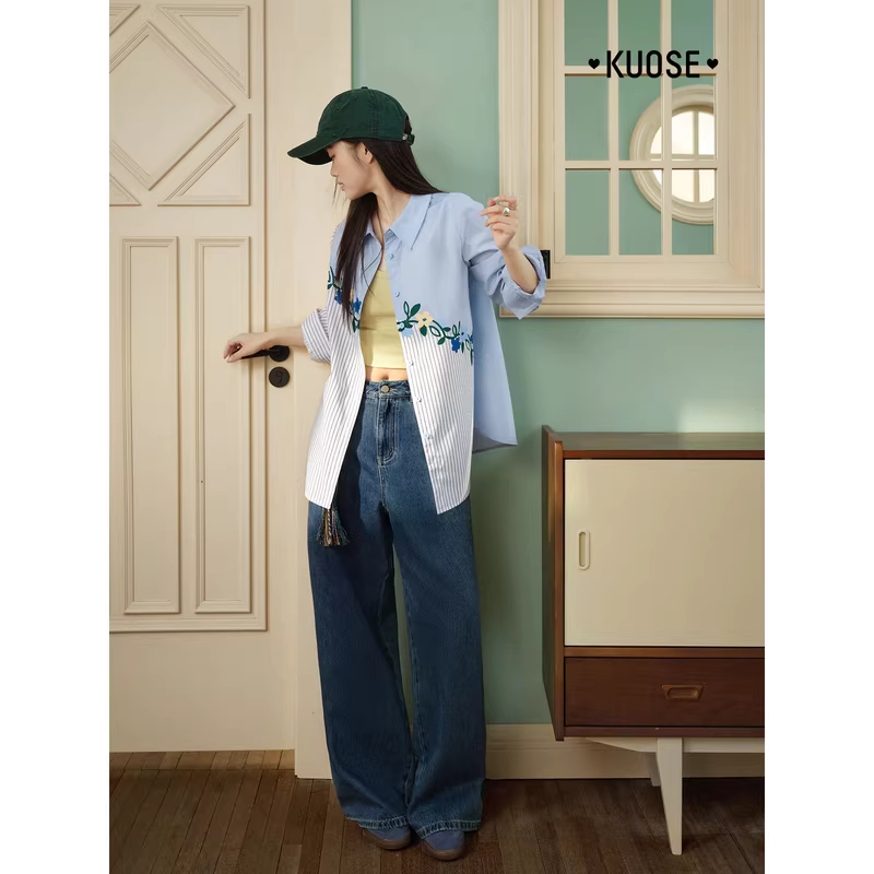 KUOSE 쿠오세 루즈핏 꽃 자수 스트라이프 블루 카라 셔츠 - 상세 이미지 4