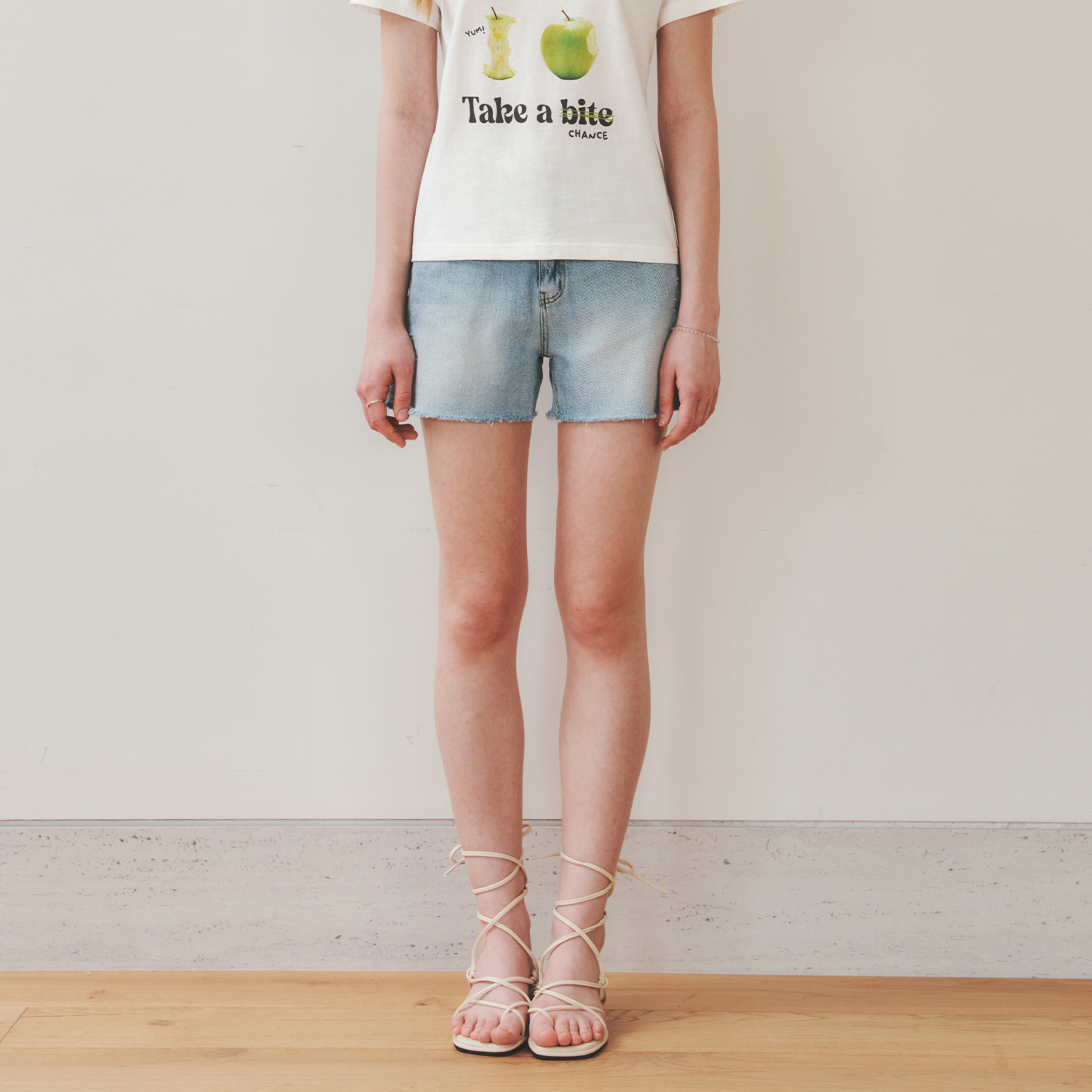 [제로스트릿] 워싱 데님 쇼츠 WASHED DENIM SHORTS / LIGHT BLUE - 상품 이미지