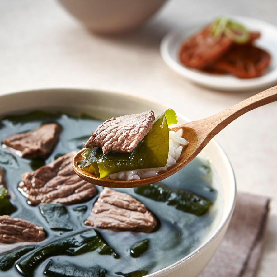 소고기 미역국 밀키트 간편국 즉석 국물 요리 실온보관 교동 500g 1개 - 상품 이미지
