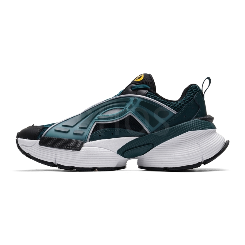 언더아머 UA Arc 96