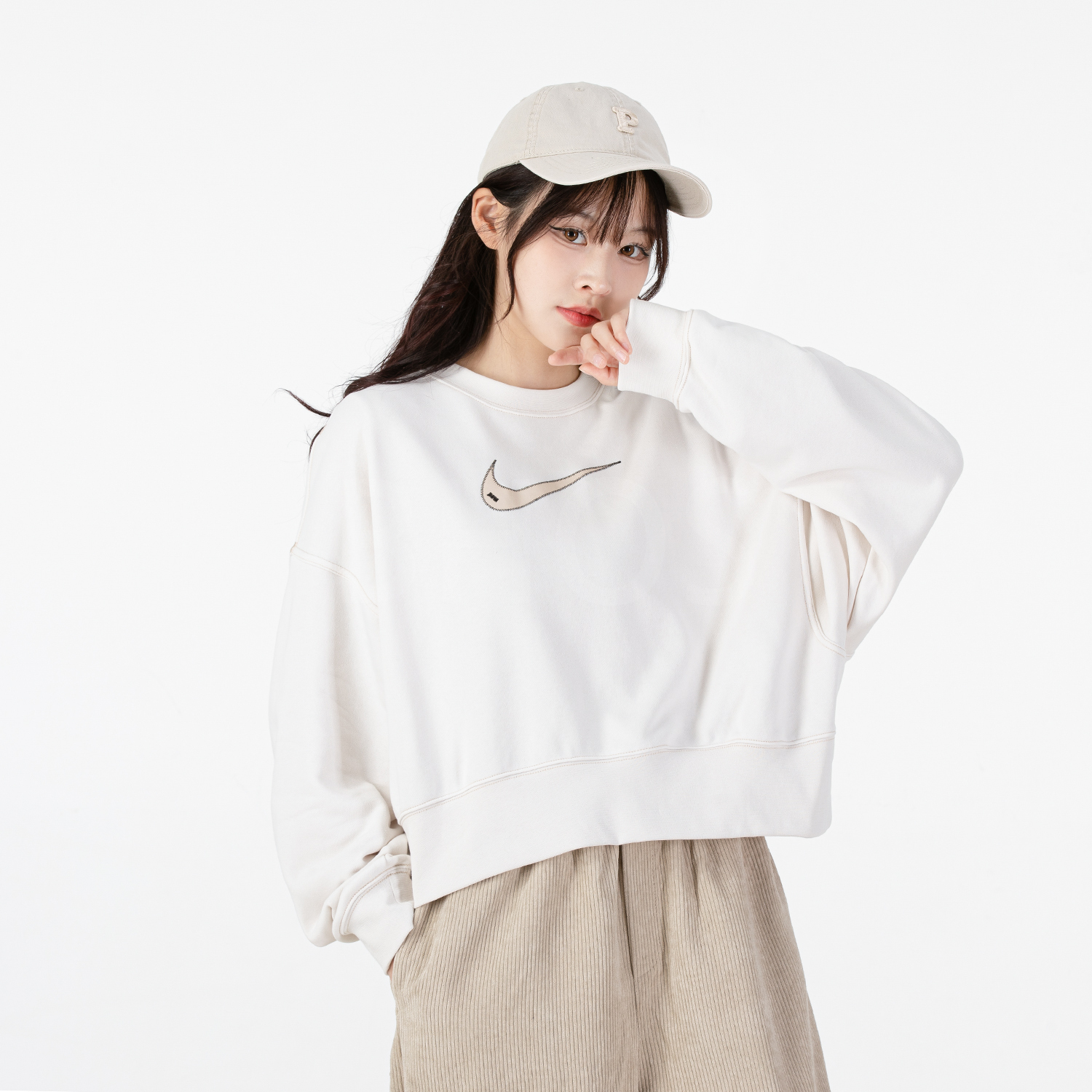 나이키 우먼스 스우시 크롭 크루 맨투맨