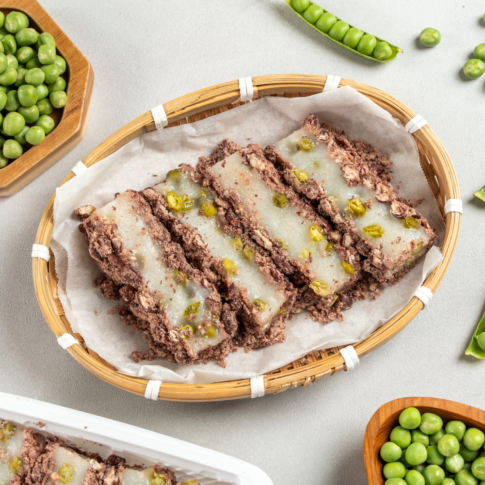 싸리재 완두콩 팥시루떡 240g 국산 유기농 찹쌀 햇완두콩 아침식사대용 - 상품 이미지