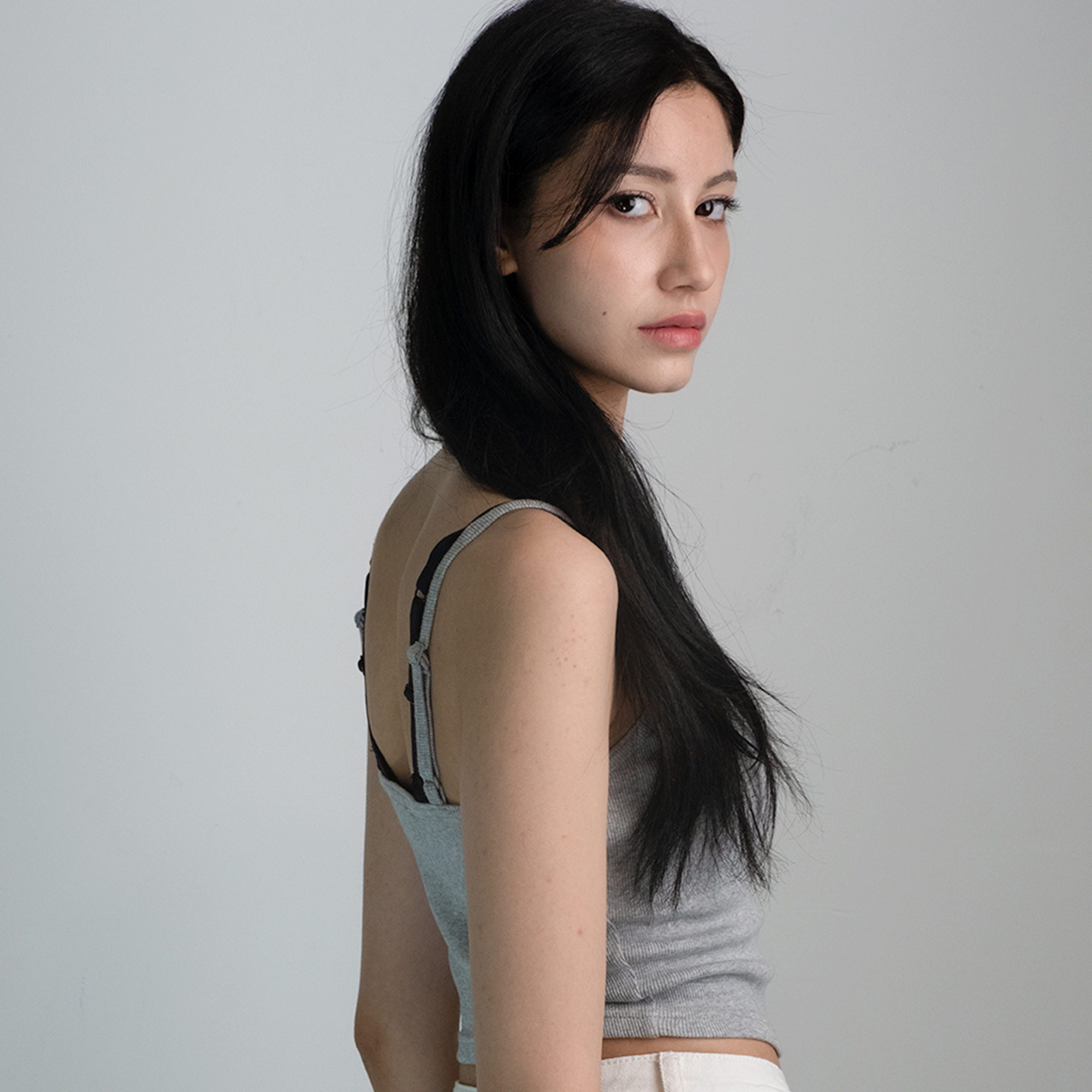 캘빈클라인 우븐 라벨 립 탑 그레이, S - 상세 이미지 3