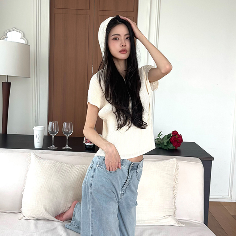 셀렙샵에디션 26SS 요이츠콜라보 플리츠 후드 스트링 블라우스 - 상품 이미지