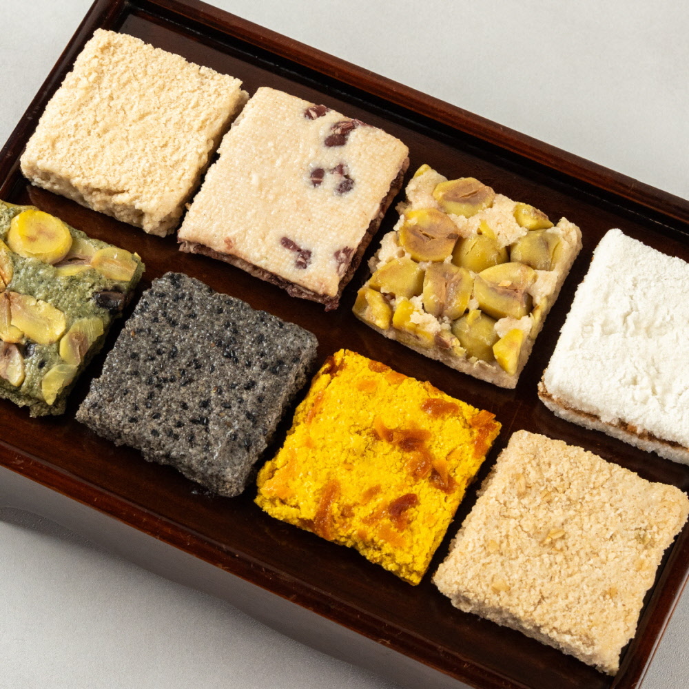[설기떡 8종 맛보기] 흑임자 꿀백설기 밤현미 오트밀 무설탕통팥 알밤쑥 단호박고지 - 상품 이미지
